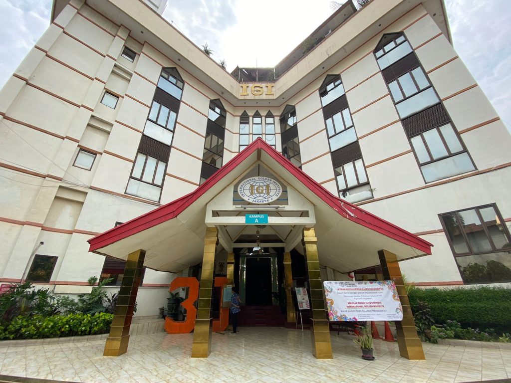 Kampus STIE International Golden Institute dengan Program Studi Manajemen dan Akuntansi